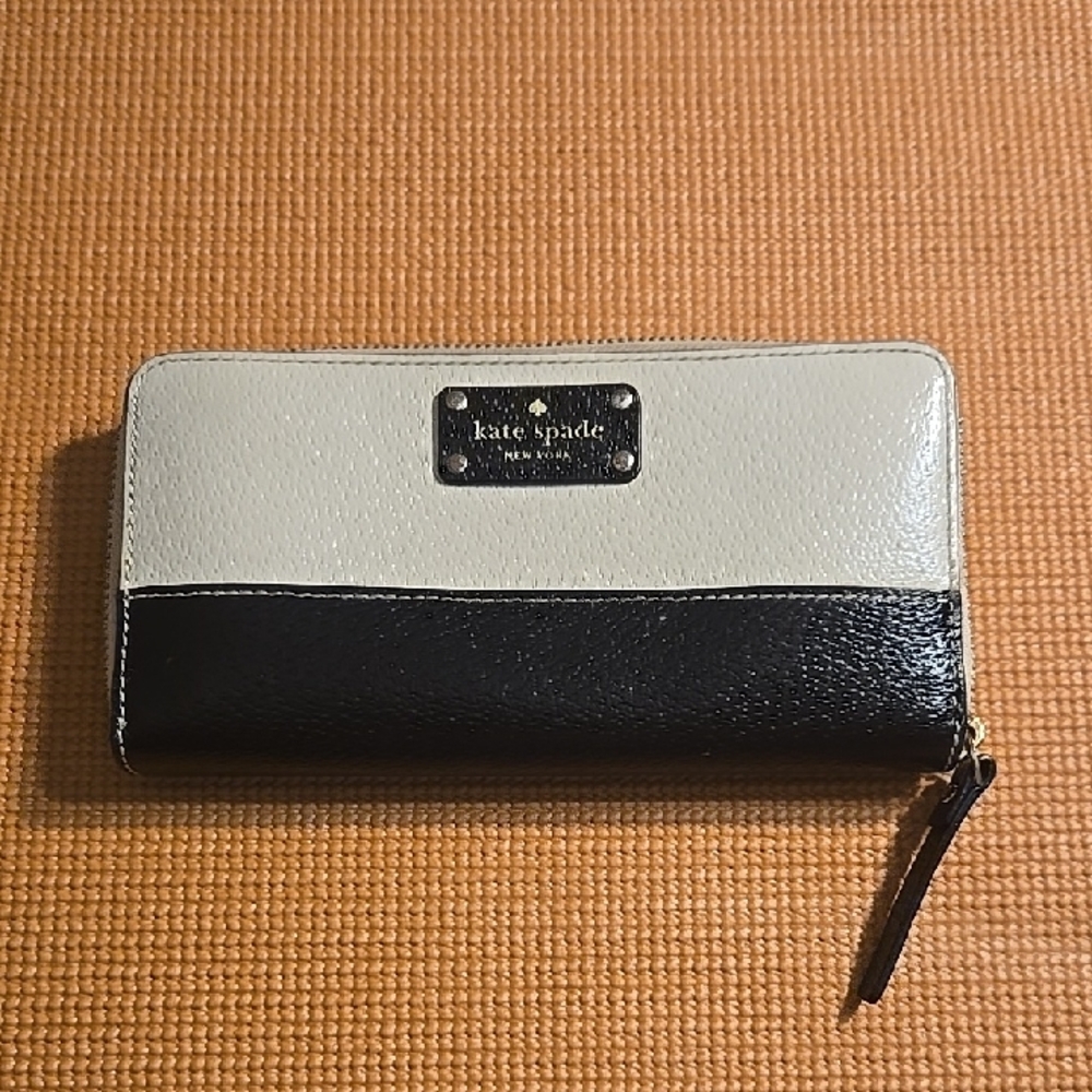 Kate Spade Two-Tone Wallet in Black and Cream